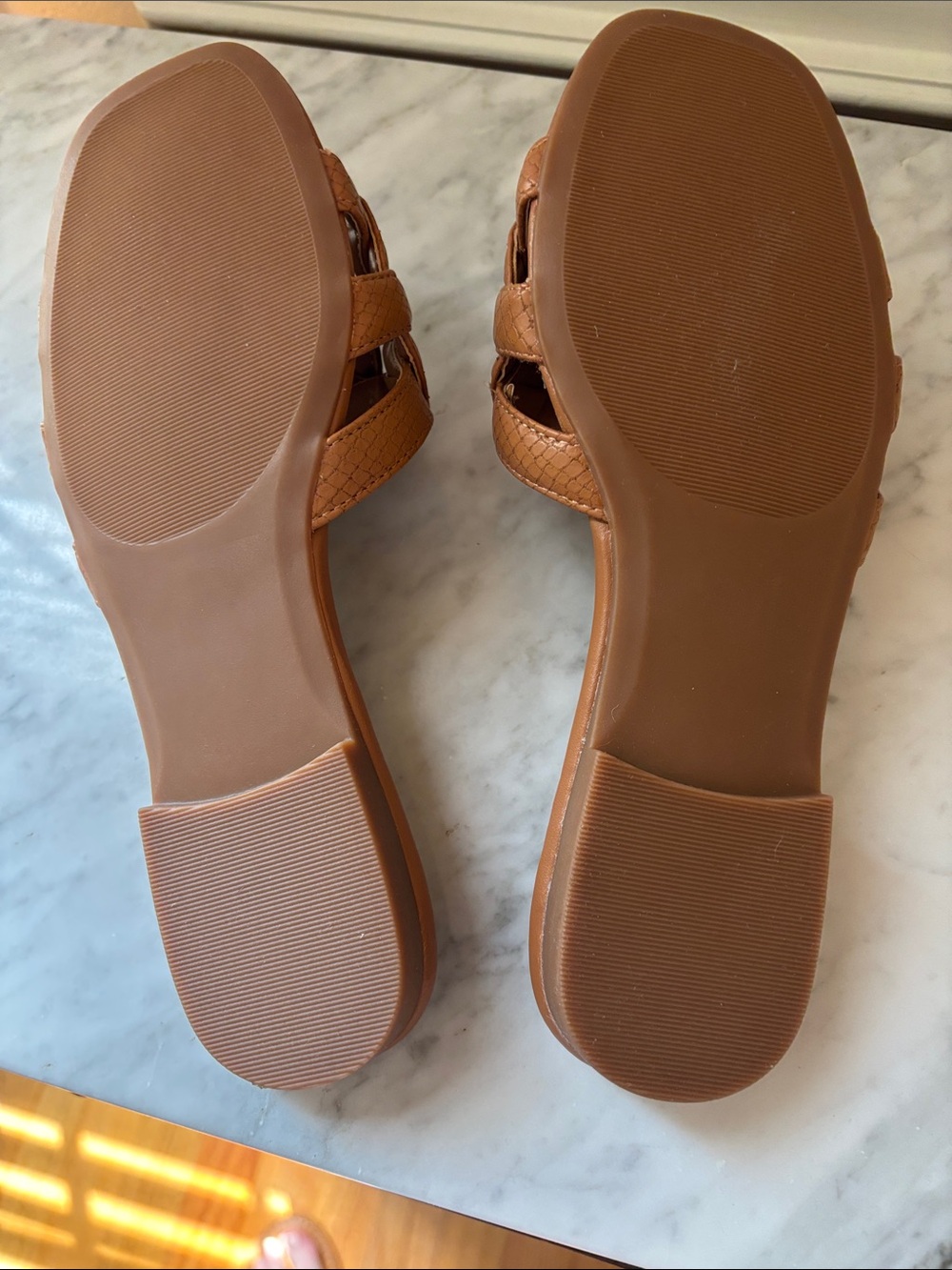 Women’s Tan Braided Slide Sandals - size 5 - Picture 4 of 5